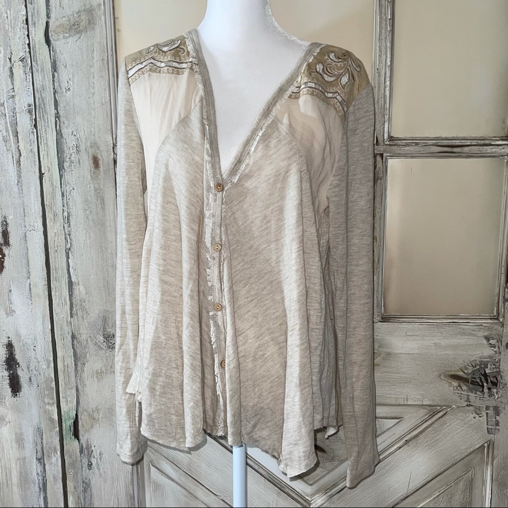 Miss Me NWT deep v button up top size s